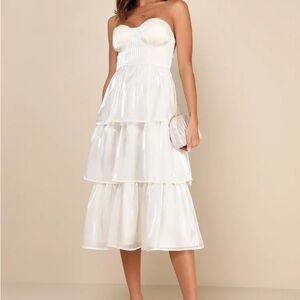 Elegant White Strapless Dress